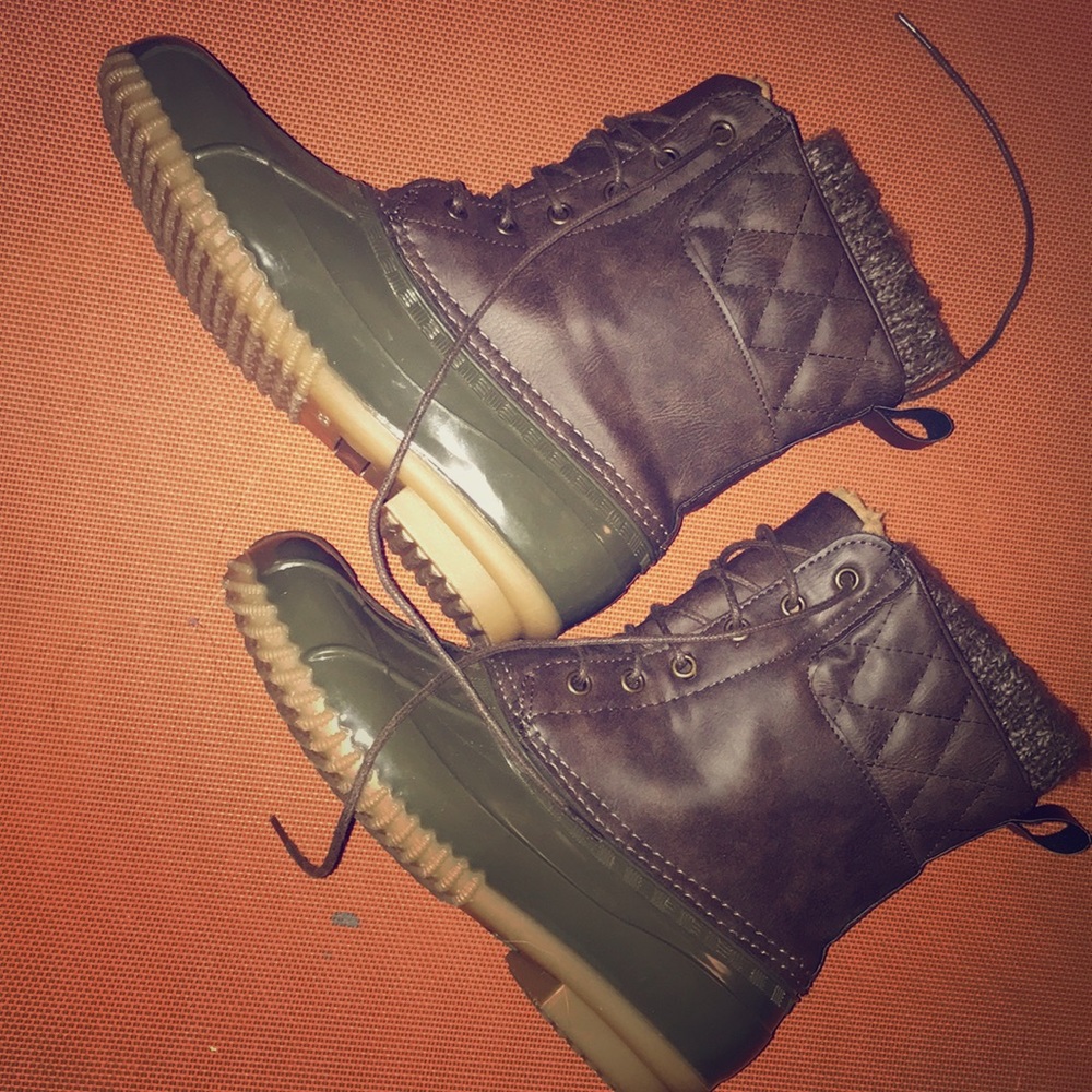 Just Fab Duck Boots Size 5.5